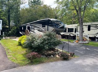 4229 E Pkwy, Gatlinburg, TN 37738