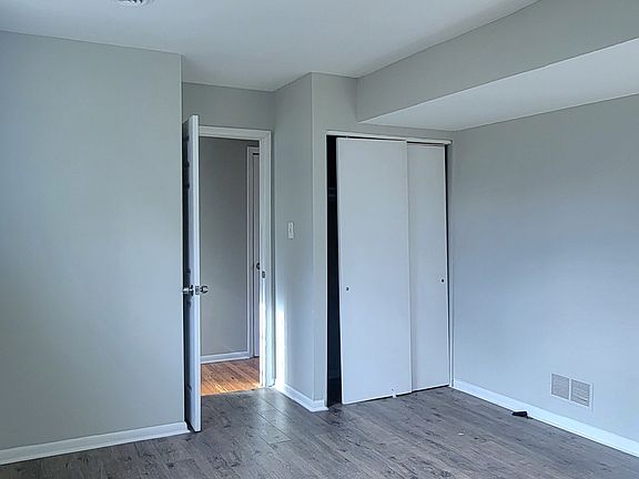 4th image of 103 W Shady Dr