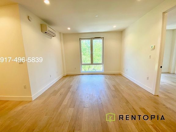 3rd image of 961 Willoughby Ave #330