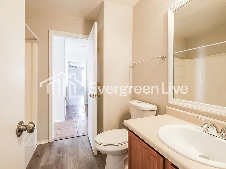 8053 W Caron Dr — Photo 10