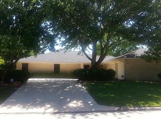405 Brookhollow Dr, Huntsville, TX 77340