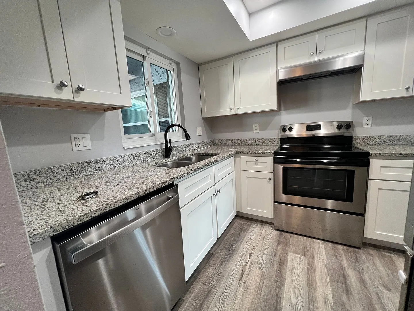 Convenience in Largo/Clearwater 2/1 Triplex Apt — Photo 4