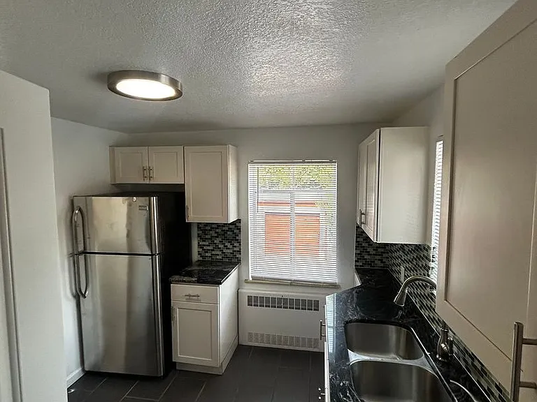 1525 & 1535 Filbert Court — Photo 12