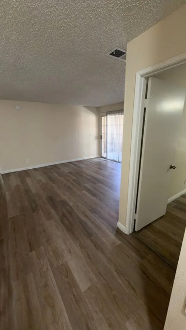 2 Bedroom Condo! — Photo 3