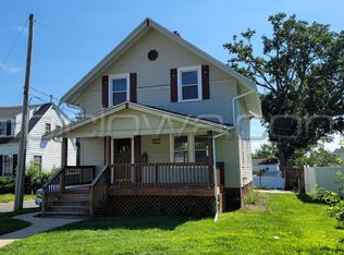 1112 Maplewood Dr NE, Cedar Rapids, IA 52402