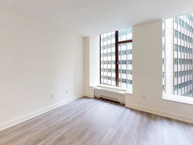 10 Hanover Square — Photo 92