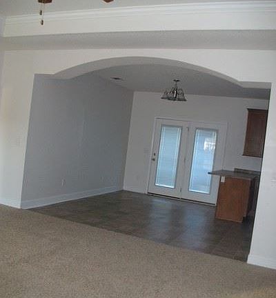 4th image of 30 Gracie Ln