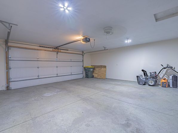 414 1st St S, Raymond, MN 56282