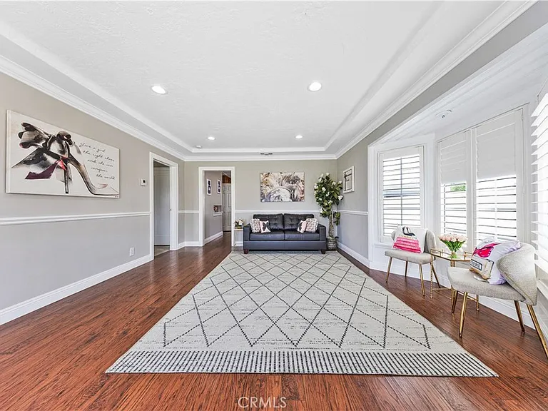 927 Montecito Dr — Photo 6