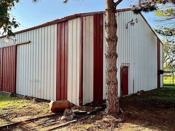 5th image of 212 E Walk Ave