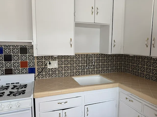 1476 La Playa Ave #J — Photo 2