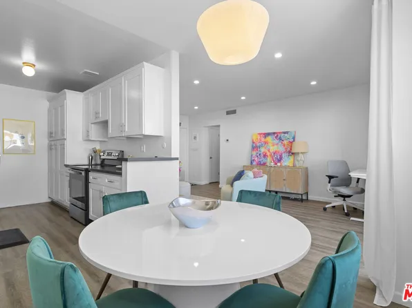 5414 Newcastle Ave APT 50, Encino, CA 91316