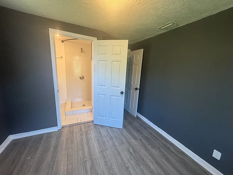 2712 Jupiter Ave — Photo 4