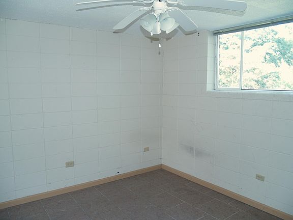 5th image of 710 Iris St APT 107