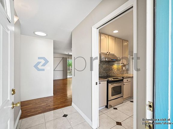 4th image of 7688 Rainbow Dr