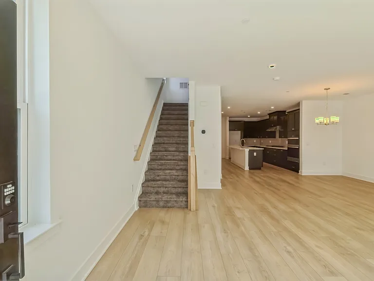 2107 Donatello Dr — Photo 7