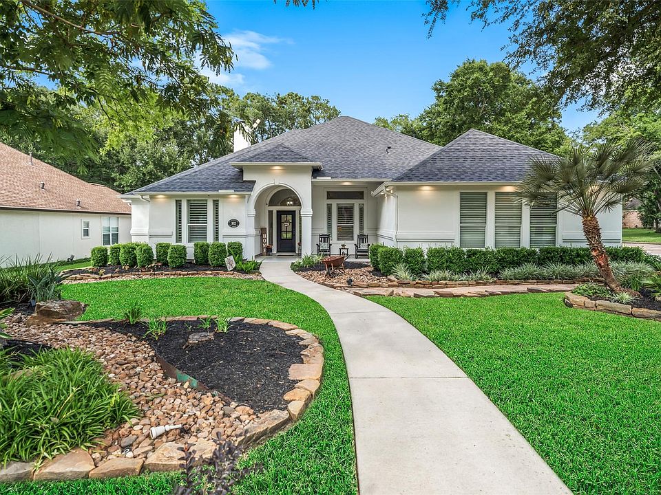 1st image of 102 Lazy Springs Dr