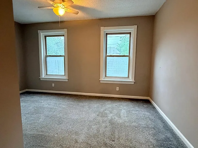 20 Laurel St — Photo 9