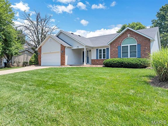 4th image of 1024 Meadow Lake Dr