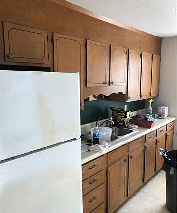 3rd image of 411 Brookdale Dr