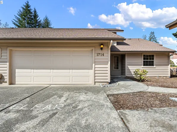 1714 Arch Ln, Brookings, OR 97415
