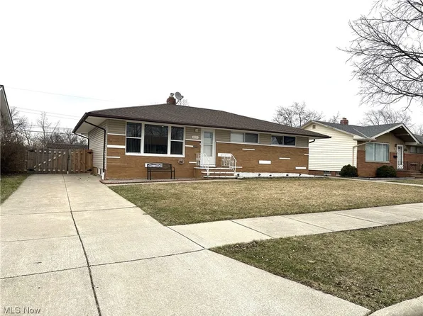 6835 Reid Dr, Parma Heights, OH 44130