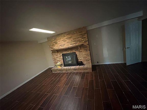 3rd image of 104 Pyramid Dr