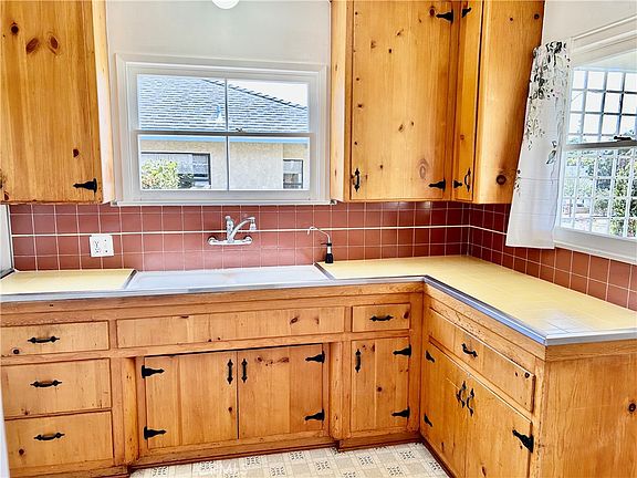 3rd image of 21614 Ellinwood Dr