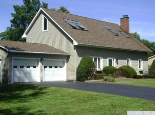 13 Lindenwald Ct, Kinderhook, NY 12106