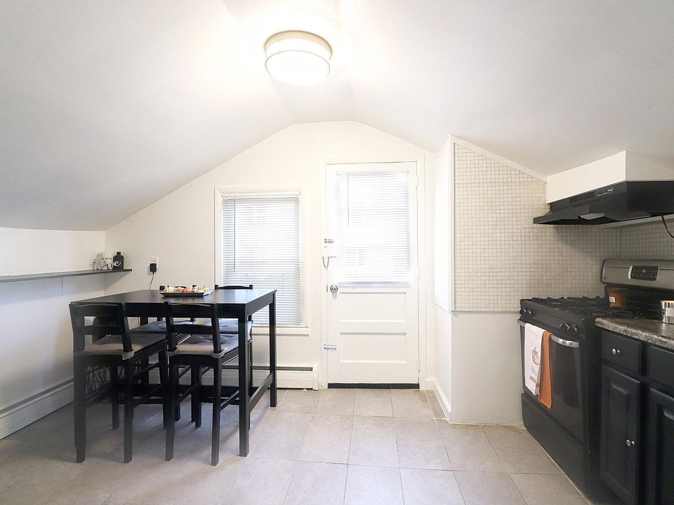 1st image of 373 Sommerville Pl #3