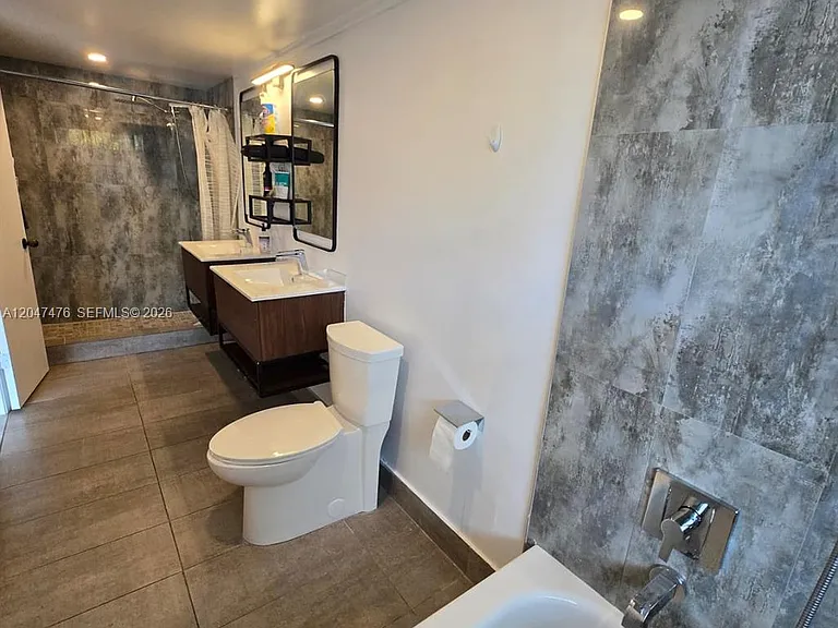 926 NE 27th Ave #926 — Photo 25