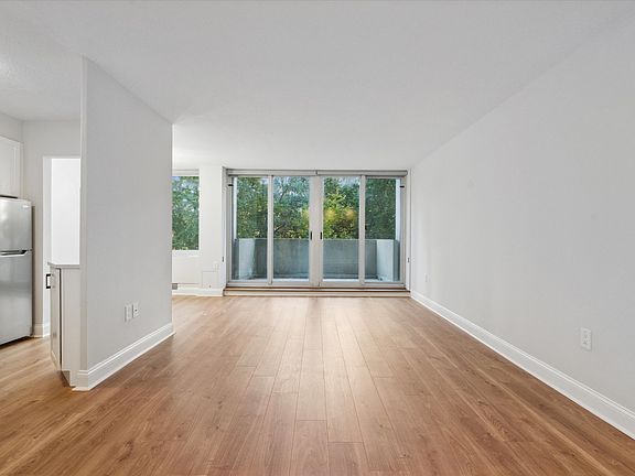 5th image of 604-36 S Washington Sq #104