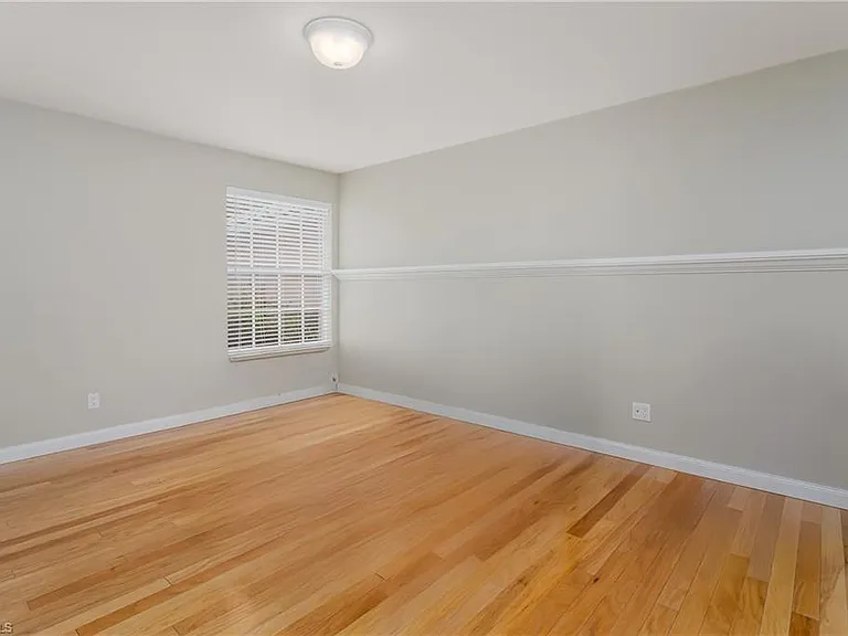 4949 Kingston Way — Photo 15