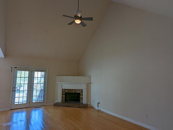 3rd image of 1402 Staunton Mill Ct