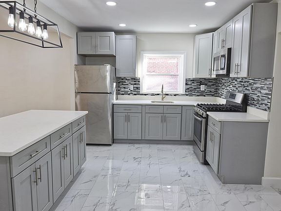 2nd image of 4371 Wickham Ave Floor 1