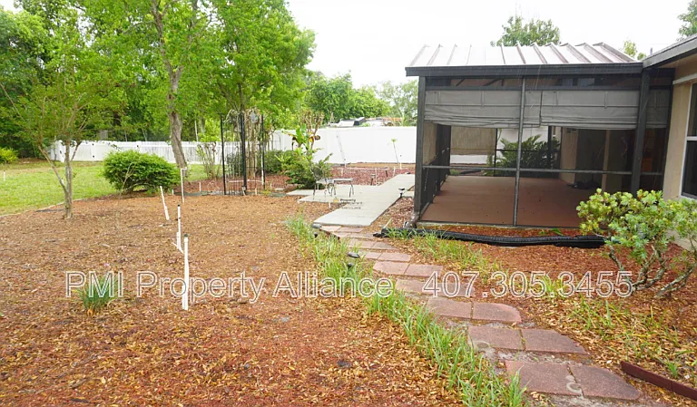 1521 Parkglen Cir — Photo 2