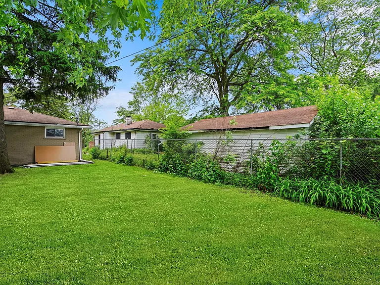 16125 Marshfield Ave — Photo 15