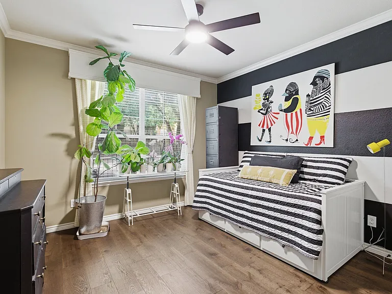 1020 Texas St #3100 — Photo 11