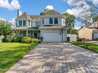 1055 Sailor Dr, Manahawkin, NJ 08050