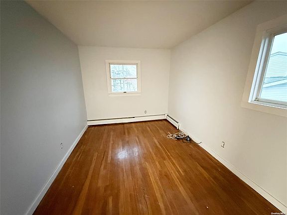 5th image of 338 W 5th St