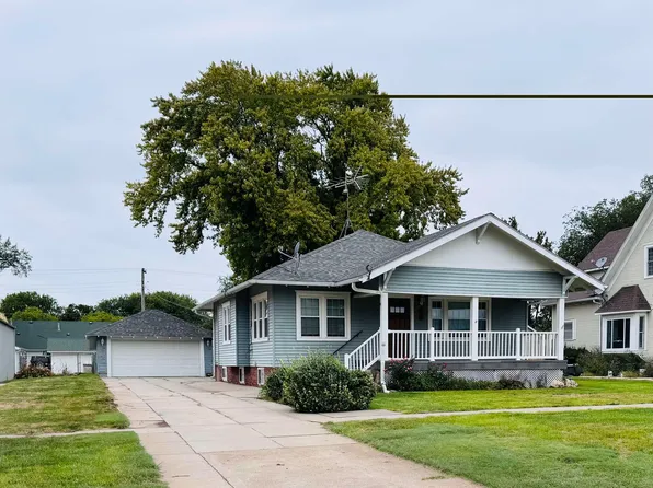 809 Ogden St, Oxford, NE 68967