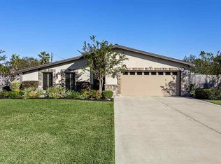 188 Poinsettia St, Bridge City, TX 77611