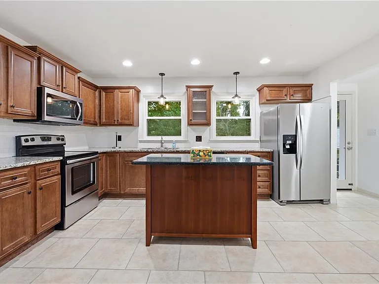 1171 Starline Dr SE — Photo 3