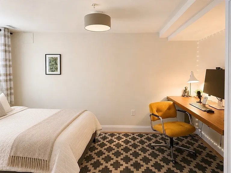 66 Oxford St #1 — Photo 11