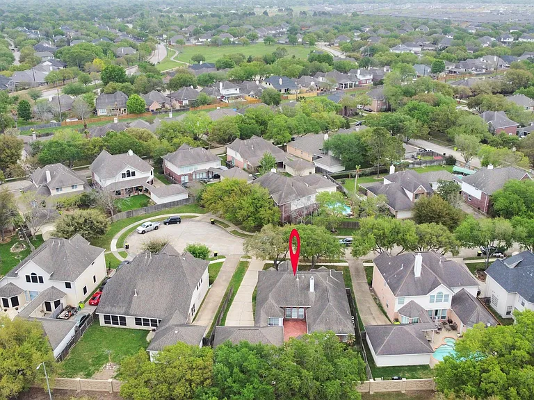 1915 Crescent Oak Dr — Photo 49