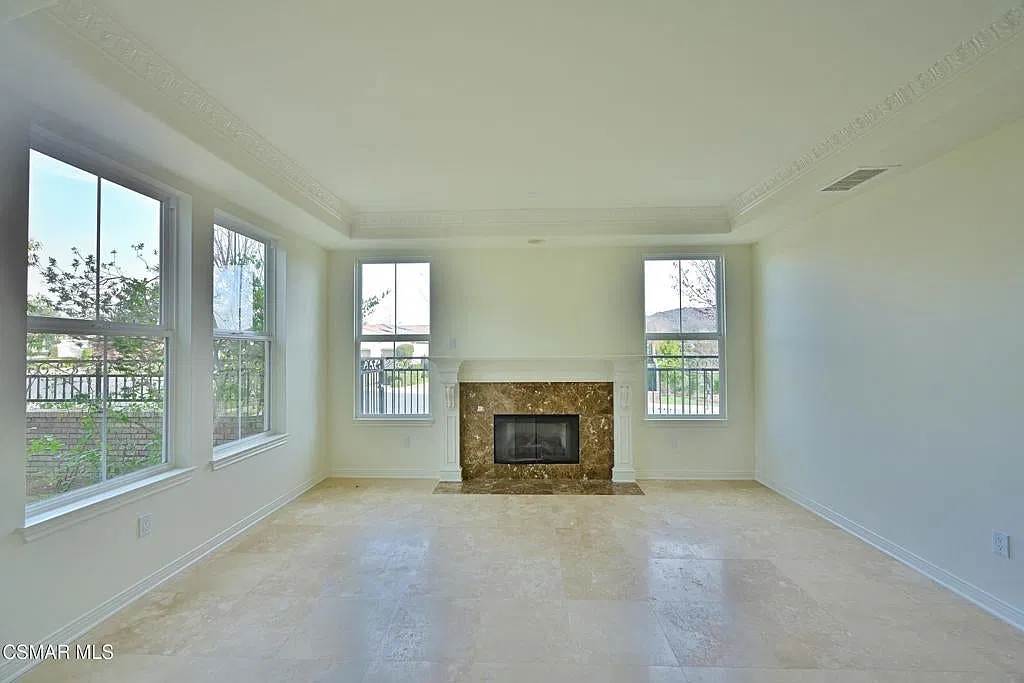 5 bed, 4.5 bath, 3782 sqft, $7,100 — Photo 4