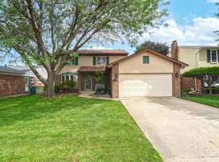 47412 Old Orchard Dr, Macomb, MI 48044