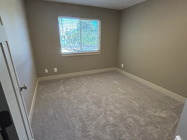 Seven Oaks Luxury Duplexes — Photo 72