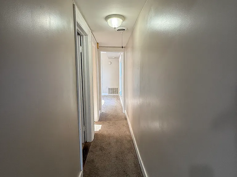439 W Ferry St #6 — Photo 5