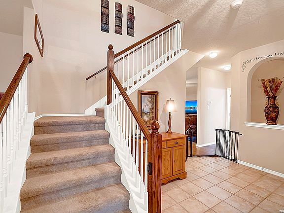 2nd image of 108 BLUE SAGE LN